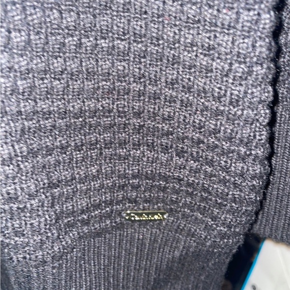 Calvin Klein sweater - Picture 4 of 4